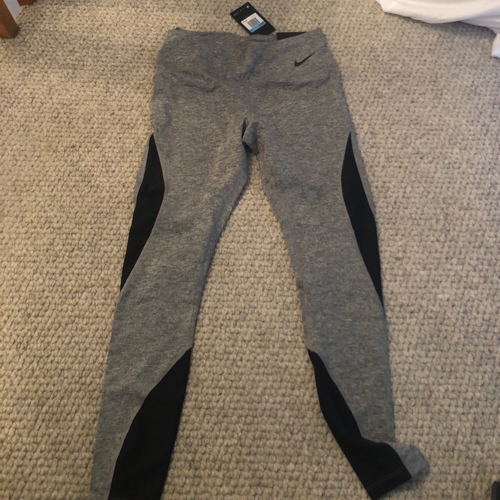 Nike Tight Fit Legging